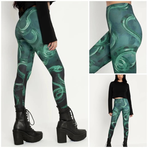 Blackmilk Pants - BlackMilk Scoia’tael Snakes MF Leggings Size Medium NWT Witcher Hunt